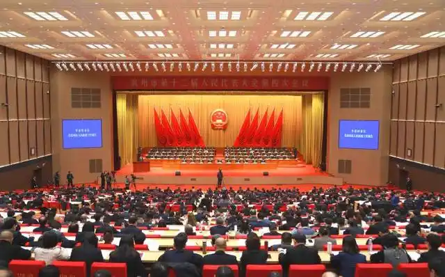 陳玉娟區(qū)長:加速城區(qū)等地?zé)峁┡娲?打造地?zé)崮芤?guī)模化利用沾化樣板-地大熱能 陳玉娟區(qū)長:加速城區(qū)等地?zé)峁┡娲?打造地?zé)崮芤?guī)模化利用沾化樣板-地大熱能